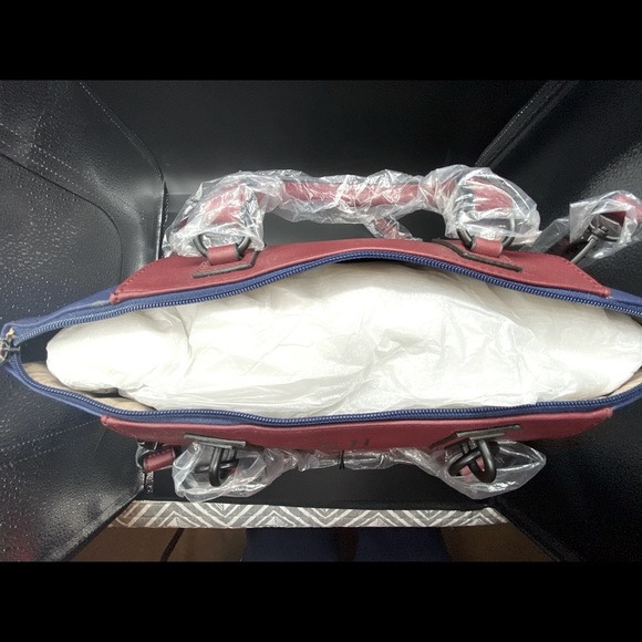 NWT DANIELLE NICOLE Alexandria bag - Picture 6 of 10